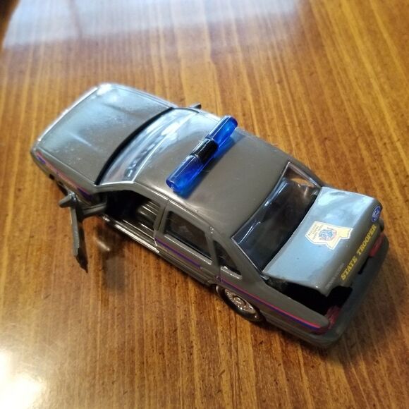 Mississippi Highway Safety Patrol Road Champs die cast police car 1:43 scale - Picture 8 of 11